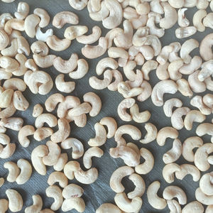 เม็ดมะม่วงหิมพานต์ราคาถูก จำนวนมาก จัดส่งฟรี ทุกขนาด คัชชู บาดัม ซานติโก เม็ดมะม่วงหิมพานต์ดิบ - Product Image 1