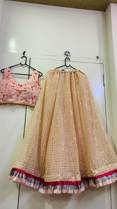Georgette lehenga นักออกแบบที่ทันสมัยล่าสุดพร้อมลำดับทำงาน choli สำหรับปาร์ตี้ของอินเดียสวมใส่และเสื้อผ้าปากีสถาน - Product Image 4