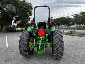 2025 Johnn Deere 5060E Mini tracteur 4WD/2WD Tracteur de marche 70HP 120HP 90HP 100HP Puissance nominale 4x4 Essential Inclus-pour - Product Image 5