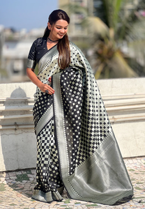 Sari Banarasi noir doux avec motif 3D en zari, pour les fêtes et les festivals, traditionnel indien, toutes saisons, sans plis - Product Image 5