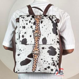 Mochila de cuero de vaca mecanizada a mano a la moda, bolso de estilo occidental con correa mecanizada y Conchos, mochila de piel auténtica única para ocultar el cabello - Product Image 1