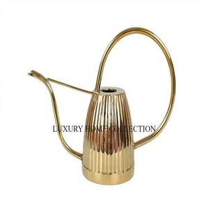 Bidon d'eau ergonomique de style fermier de 1,5 L avec finition en métal et cuivre avec design rustique et base robuste pour la stabilité - Product Image 5