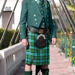 ผ้ากilt ลายทาร์ทันแบบแมคเคนซี่ ลายทาร์ทันแบบดั้งเดิมของสกอตแลนด์ ผลิตจากผ้าผสมอะคริลิกและขนสัตว์ 100% ให้ความทนทานและความสบาย - Product Image 4
