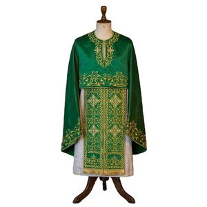 Conjunto de Vestimenta Sacerdotal Ortodoxa de Lujo en Seda Verde con Detalles en Oro, Tendencia 2026, para Exportación Global en Ceremonias - Product Image 1