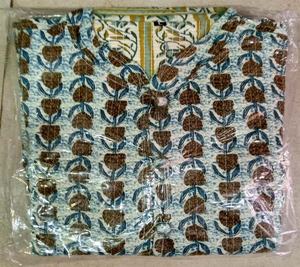 Tissu matelassé Kantha en coton à imprimé de fruits indiens Veste d'été Veste femme Mélange de couleurs GC-AP-1042 Taille M L XL XXL. - Product Image 6