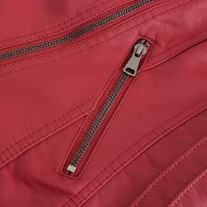 Veste de moto pour femme, veste de motard en cuir vegan élégante, coupe ajustée légère, blazer court, veste de moto - Product Image 5