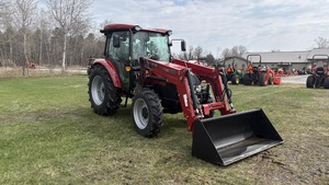 Tracteur à roues Case IH 260 HP rouge 4x4 à usage agricole avec transmission par engrenages - Product Image 3