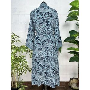 Kimono de Seda de Lujo Bohme para Mujer, Suave, con Estampado Floral Paisley Azul, Ropa de Playa, Regalo de Aniversario - Product Image 5