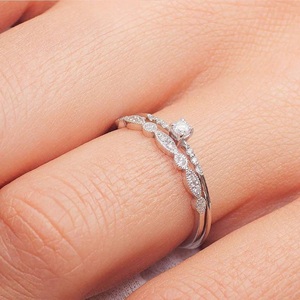 Art Deco Fancy Moissanite Anillo de plata esterlina Mujeres Boda Diseño vintage Anillo de plata - Product Image 2