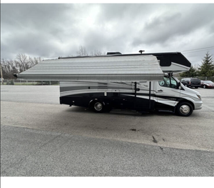 รถตู้เมอร์เซเดส-เบนซ์ สปรินเตอร์ 3500 ปี 2016 สภาพดีเยี่ยม - Product Image 2