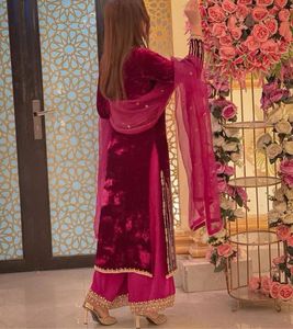 PRESENTANDO NUEVO CONJUNTO DE TOP DE TERCIOPELO PESADO DE BUENA CALIDAD CON PRECIOSO PLAZZO DE TERCIOPELO BORDADO Y PESADO - Product Image 5