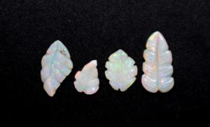 4.Piece Lot Cabochon 9 Carat Sculpture Opale Australienne Sculpture Opale Cabochon Feuille Sculpture Opale Australienne Naturelle 10X7MM à 17X8MM - Product Image 1