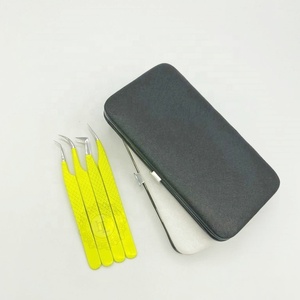 Prix de gros ensemble de pinces à cils en acier inoxydable testé à la main revêtement en poudre jaune pince à épiler à pointe d'argent durable - Product Image 1