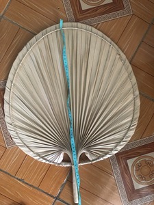 Abanico de hoja de palma de bambú decorativo Abanico tejido de paja natural hecho a mano para recuerdo de fiesta de Festival y regalos personalizados - Product Image 4