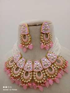 Lujoso collar de Chokar de latón Kundan Meenakari Set Cadena de bambú única Diseño personalizable para collares de gargantillas de moda a granel - Product Image 4