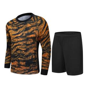 Uniforme de portero personalizado, venta al por mayor, Conjunto de camiseta y pantalones cortos de portero de fútbol con relleno, kit de manga larga para hombres, mujeres y jóvenes - Product Image 2
