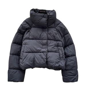Fabricant de veste matelassée pour femmes en gros Veste à glissière imperméable tendance personnalisée Veste d'hiver légère OEM - Product Image 1