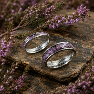 Bague Hutton Heather, motif floral botanique fait main en argent sterling 925, texture de fleur violette, inspirée des heaths de North York Moors - Product Image 2
