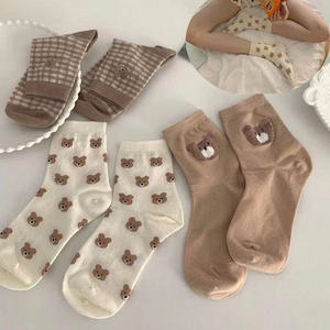 Chaussettes graphiques vintage style streetwear en coton respirant pour usage quotidien, design tendance pour marques de mode, vente au détail et en gros - Product Image 2