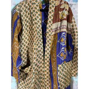 Kimono Kantha Reversible Vintage, Bordado a Mano, Doble Capa, Costura en Contraste, Estilo Rústico, Duradero y Elegante, Accesorio de Ropa - Product Image 2