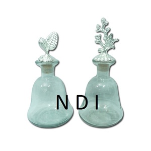 Bouteille de parfum en verre décorative faite à la main de style moderne Conteneur de parfum liquide de forme personnalisée Bouteilles en verre décoratives - Product Image 5