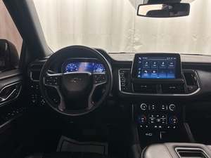 2024 Sub urban RST 4WD Moteur à essence 355 hp 5.3L V8 Transmission automatique - Product Image 5