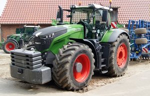 Venta al por mayor de tractores Fendtt 1050 Vario usados, el tractor estándar más potente del mundo, calidad premium en venta. - Product Image 5