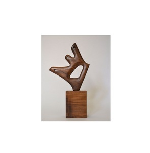 Sculpture traditionnelle en bois artisanale pour la décoration de couloir intérieur qui apporte une élégance naturelle grâce à une touche artistique - Product Image 1