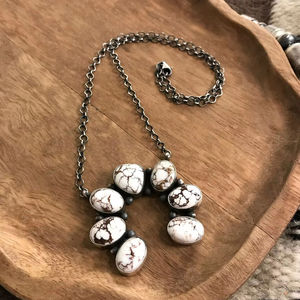 Collier The Wild Horse Naja Bijoux Boho du Sud-Ouest avec breloque naturelle Serti lunette plaqué rhodium/or - Product Image 1