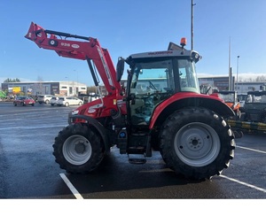 Tractor Diésel Massey Ferguson 5712S de 120HP con Tracción en las 4 Ruedas |   Equipo Agrícola al Mejor Precio al por Mayor - Product Image 1