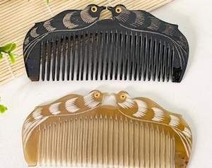 COLORES ÚNICOS CUERNO BUFFALO PEINES AL POR MAYOR Peines de cuerno antiestáticos naturales para regalos de vacaciones por Artesanías de media luna - Product Image 4