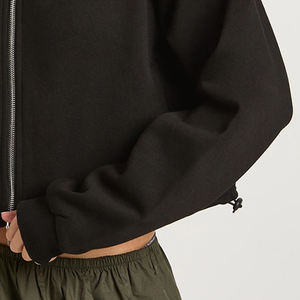 Sweat à capuche pour femmes à prix avantageux avec fermeture éclair pour les acheteurs en gros, design de haute qualité avec capuche et poches latérales, vêtements décontractés - Product Image 4