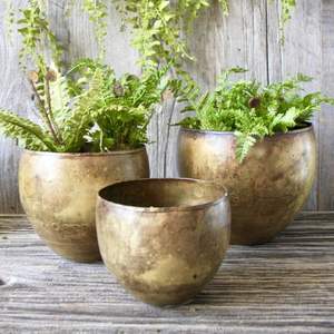 Vases et jardinières en fer martelé, durables et légers, pour la décoration intérieure/extérieure de la maison et du jardin - Product Image 1