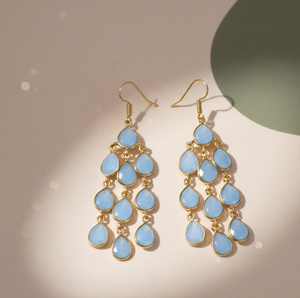 ต่างหูห้อยประดับพลอยบลูแคลเซโดนี เงินแท้ 925 ดีไซน์เนอร์ทำมือ ตัวเรือนแบบ Bezel เหมาะสำหรับงานปาร์ตี้ งานหมั้น ของขวัญ - Product Image 1