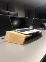 Bureau d'ordinateur portable en bois de pin poli de qualité supérieure, design Angel, caractéristique régionale européenne pour une utilisation confortable de l'ordinateur, Noorbaba International