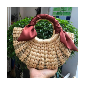 Elegante bolso de paja para mujer-Bolso de playa de jacinto de agua hecho a mano con borla a atractivo precio al por mayor - Product Image 3