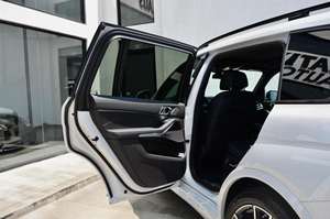 Transmisión Eléctrica Automática de Cuero ACC Usada del 2024 con Interior Oscuro para Volante a la Derecha/Izquierda (RHD/LHD) - Product Image 4