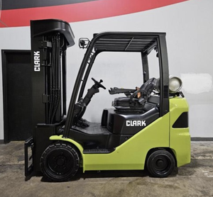 Oferta Exclusiva de Subasta para Montacargas S32C 2021 con Neumáticos de Amortiguación, Capacidad de Carga de 6500 LBS - Product Image 4