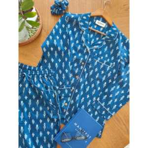 Conjunto de Pijama Extra Grande para Mujer, Estampado Floral Ikat, Algodón Índigo, Cierre de Botones, Estilo Romántico, Transpirable, para Uso Doméstico, Invierno - Product Image 2