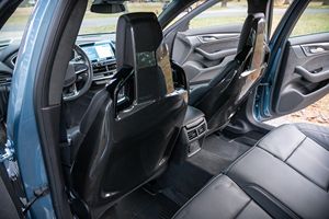 Cadillac CT5-V Blackwing 2024 au look épuré, un moteur V8 suralimenté de 6,2 L avec 668 ch et 659 lb-pi de couple - Product Image 6