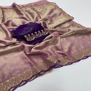 ผ้าซิ่นซาตินไหมดีไซเนอร์แบรนด์เฟนดี้ พร้อมงานปักเลื่อมและเสื้อคลุมตัดสีสำหรับผู้หญิง เสื้อผ้าอินเดีย - Product Image 1