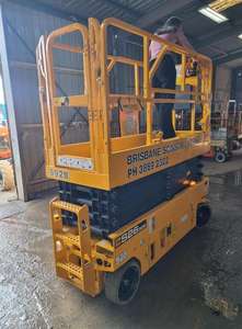 Plataforma Elevadora de Tijera Eléctrica JCB S2632E de 8 m, Transpaleta/Carretilla Elevadora con Tracción en las 4 Ruedas, Adaptabilidad para Terrenos Difíciles, Capacidad Todoterreno - Product Image 4