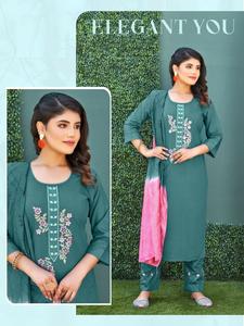 Dernière Kurti de travail brodé en soie lourde avec pantalon Dupatta-Vêtements indiens et pakistanais - Product Image 6