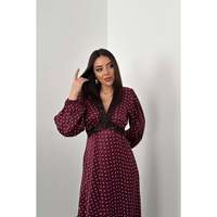 Robe en satin bordeaux à pois avec détails en dentelle et taille naturelle Elisa Fashion pour femme