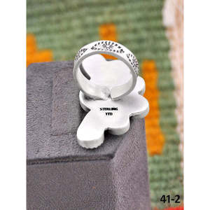 Anillo Ajustable de Plata de Ley con Turquesa y Bisel en Forma de Mano, Inspirado en el Suroeste, Regalo - Product Image 5