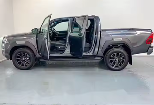 Limpia T o t a H i l u x 4WD Pick-Up Cabina doble, modelo 2021/2024, 100% Funciona perfectamente, sin accidentes - Product Image 3