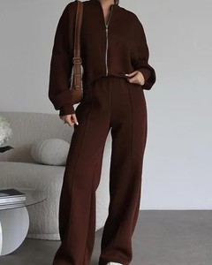 Custom Casual Breathable Women's Tracksuits Stylish Design Wholesale Sweat Suits 100% Organic Cotton 2 Piece Set - Product Image 3