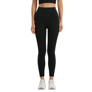 Ensemble de yoga deux pièces pour femme – Tenue de sport ajustée avec logo frontal, respirante en Spandex/Nylon – Vêtements de sport haut de gamme - Product Image 1