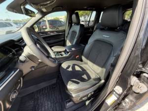 El mejor proveedor para la venta caliente bastante usado 2023 Jeep Grand Cherokee 4xe Trailhawk 4WD limpio SUV usado - Product Image 2