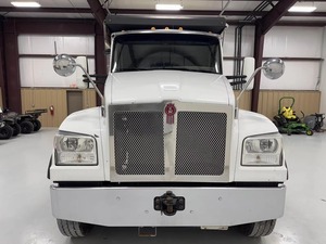 รถบรรทุกดีเซล 6x4 สำหรับงานหนัก แบบมีหัวลากและกระบะยกเทท้าย 3 เพลา สำหรับขนส่งสินค้าเชิงพาณิชย์และโลจิสติกส์ ขายส่ง - Product Image 4